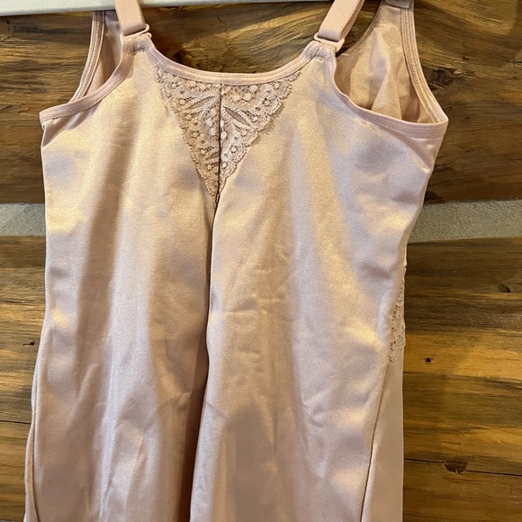 Ruby Ribbon Nude Cami - Picture 5 of 7